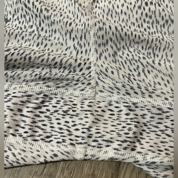 Lululemon Tearaway Pant in Dottie Dash Black/White Size 4 VGUC - Picture 7 of 16